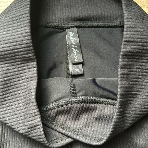 Women Jogger and Bra Set - Picture 4 of 9